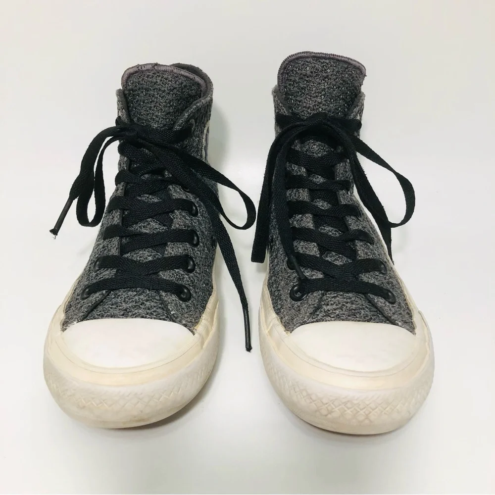 Converse stylish gray